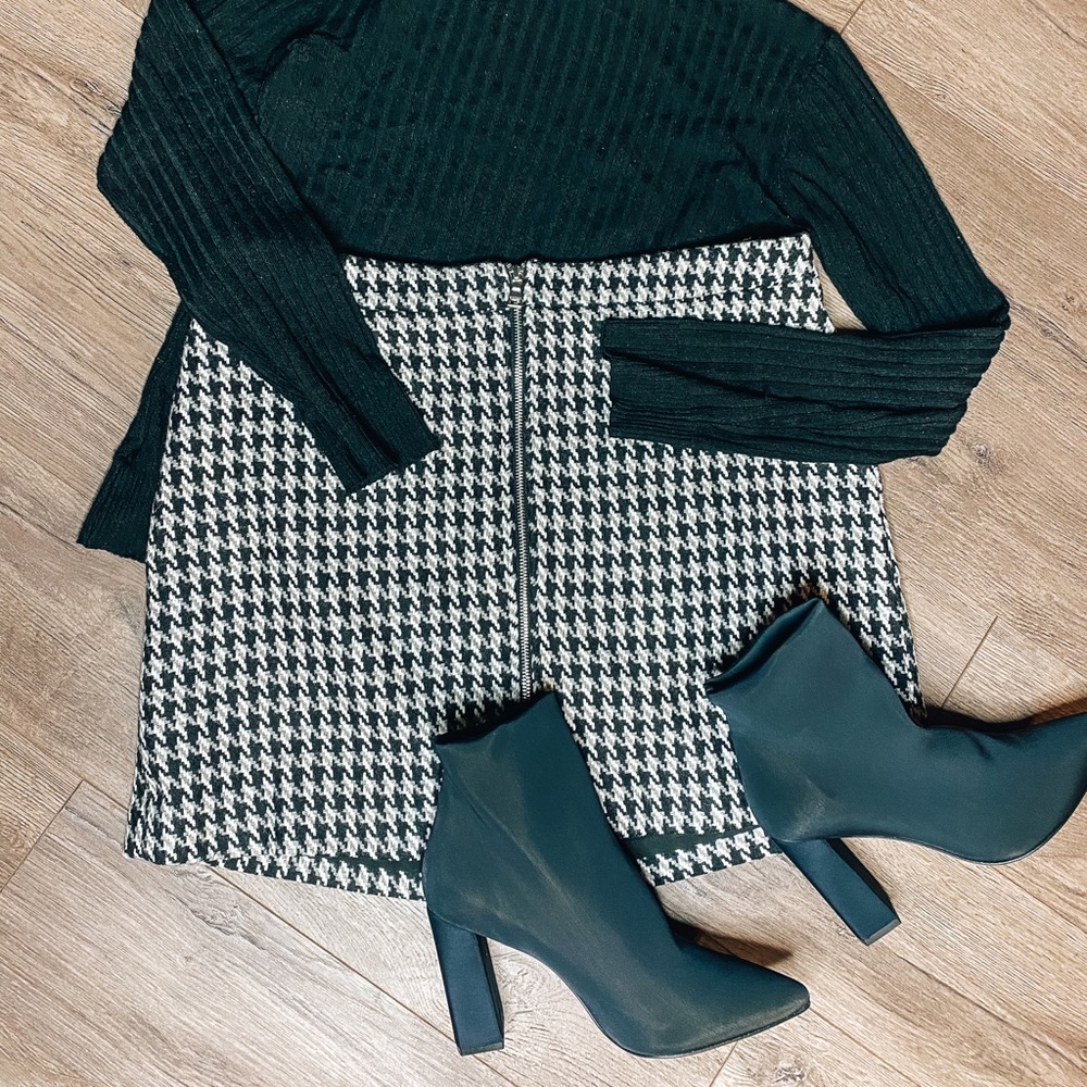 NEW! Zipper Tweed Skirt